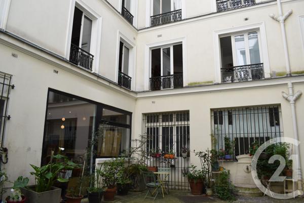 Appartement T3 à vendre  3 pièces - 54,39 m 2   PARIS  - 75010