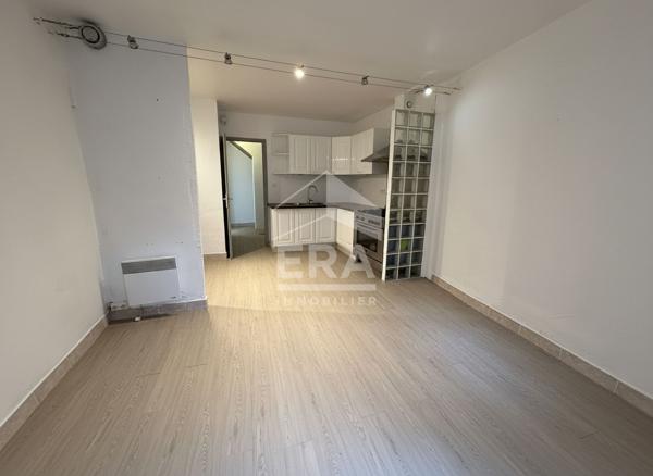 Maison de charme avec garage et terrasse à vendre à Baixas