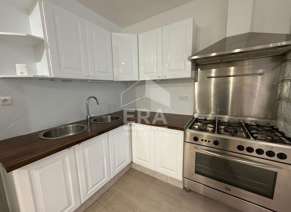 Maison de charme avec garage et terrasse à vendre à Baixas