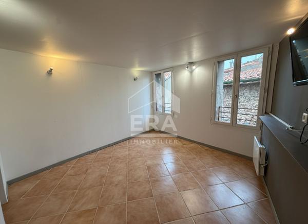 Maison de charme avec garage et terrasse à vendre à Baixas