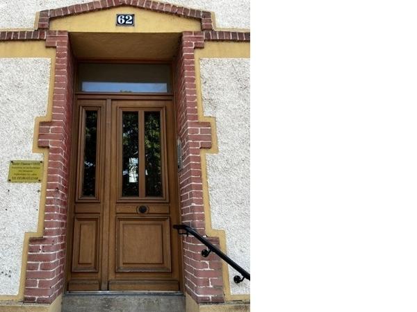 oli F3 de 50 m² bien situé à SENS en rez de chaussée d'une petite copropriété avec jardinet.