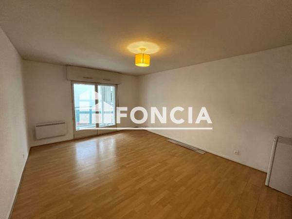 Location Studio 28.78 m² - 25 rue Chateaugontier Angers 49100