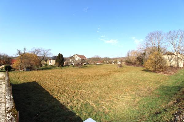 A vendre  terrain à bâtir  POUR DEUX LOTS surface totale 2339 m² (73240 Saint Maurice de Rotherens)