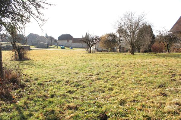 A vendre  terrain à bâtir  POUR DEUX LOTS surface totale 2339 m² (73240 Saint Maurice de Rotherens)