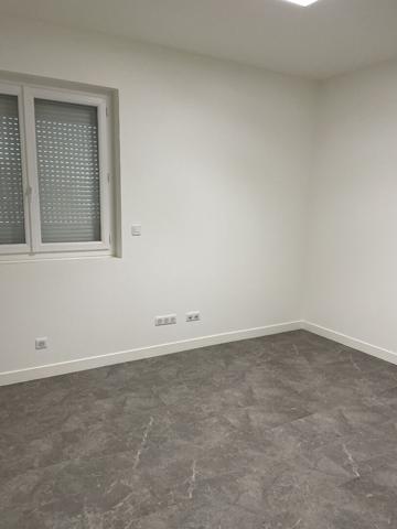 Givry A louer bureau indépendant, grand passage commercial (Bigmat - rte de Chalon)