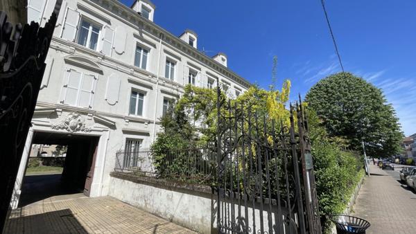 // DUPLEX BOURGEOIS D'EXCEPTION 190 m² // 3 CHAMBRES // CAVE // GARAGES // PARC //