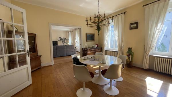 // DUPLEX BOURGEOIS D'EXCEPTION 190 m² // 3 CHAMBRES // CAVE // GARAGES // PARC //