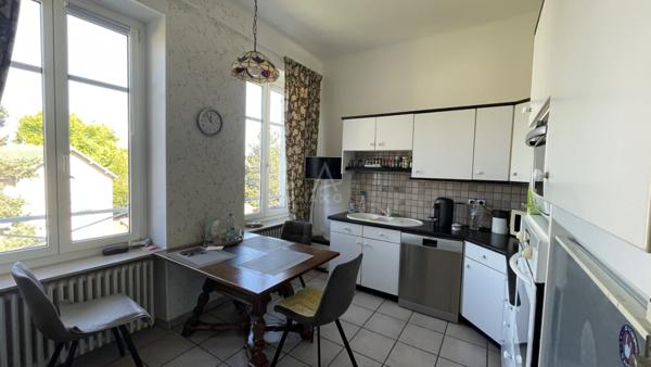 // DUPLEX BOURGEOIS D'EXCEPTION 190 m² // 3 CHAMBRES // CAVE // GARAGES // PARC //