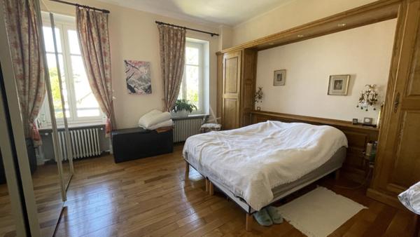 // DUPLEX BOURGEOIS D'EXCEPTION 190 m² // 3 CHAMBRES // CAVE // GARAGES // PARC //