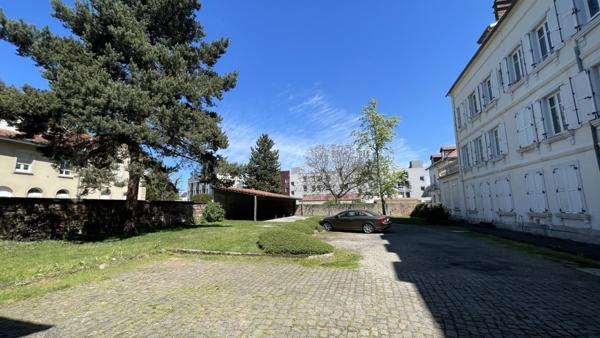 // DUPLEX BOURGEOIS D'EXCEPTION 190 m² // 3 CHAMBRES // CAVE // GARAGES // PARC //