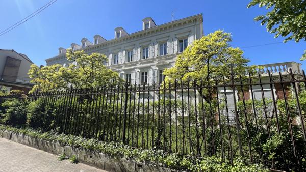// DUPLEX BOURGEOIS D'EXCEPTION 190 m² // 3 CHAMBRES // CAVE // GARAGES // PARC //