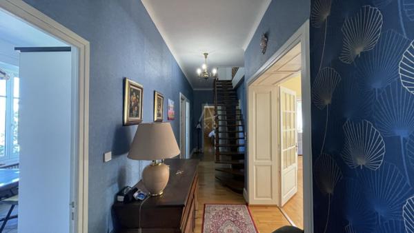 // DUPLEX BOURGEOIS D'EXCEPTION 190 m² // 3 CHAMBRES // CAVE // GARAGES // PARC //