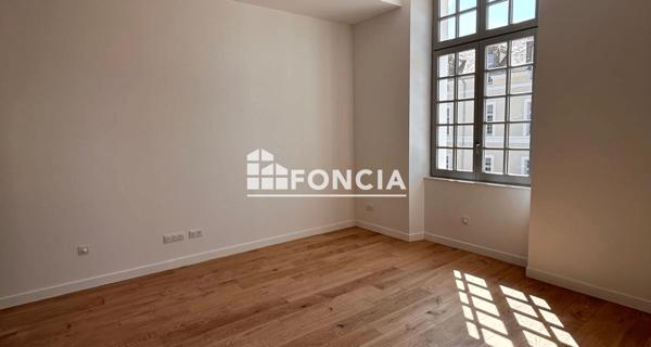 Location Appartement 2 pièces 43.043 m² - Fontainebleau 77300