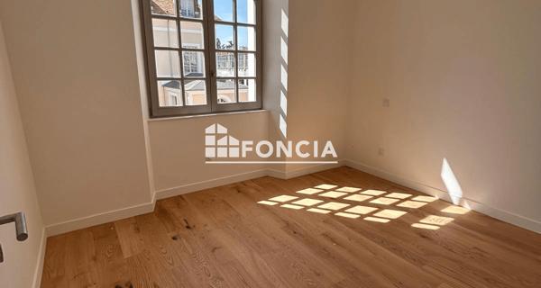 Location Appartement 2 pièces 43.043 m² - Fontainebleau 77300