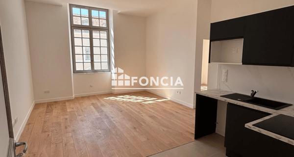 Location Appartement 2 pièces 43.043 m² - Fontainebleau 77300