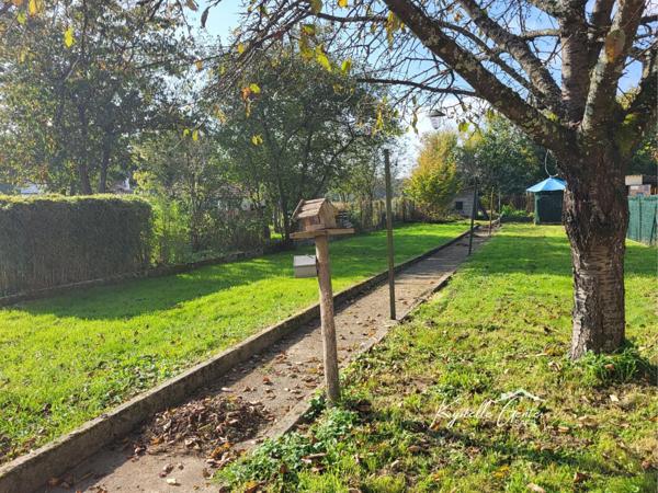 Maison à Damparis, jardin, garage et dépendance