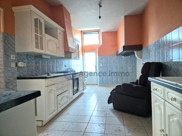 À vendre - Maison ancienne, 8 pièces située à Navarrenx (64190)