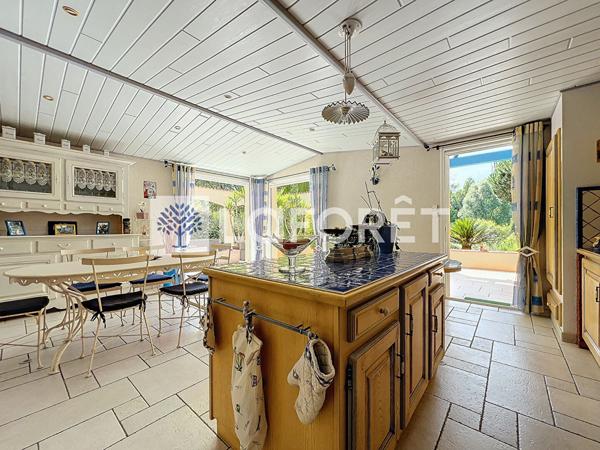Achat maison près de BRESSUIRE - 7 pièce(s) - 204 m² - 399 940 €