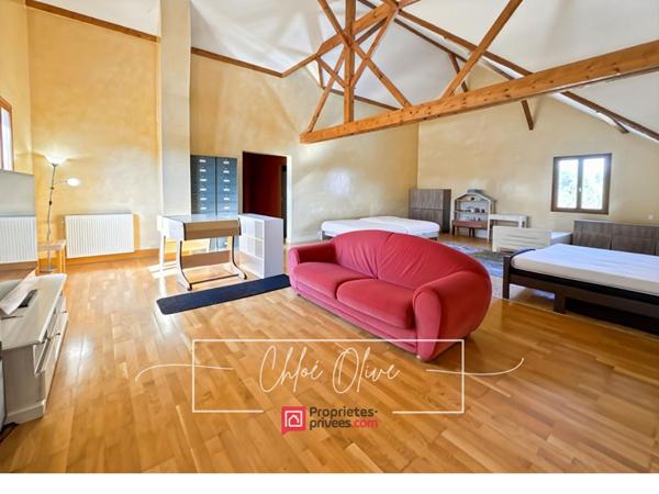 MAISON FAMILIALE 310 m² , PISCINE- VUE DÉGAGÉE , CRÉCY-LA-CHAPELLE