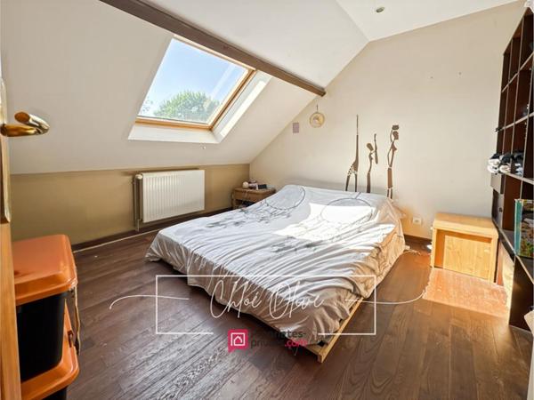 MAISON FAMILIALE 310 m² , PISCINE- VUE DÉGAGÉE , CRÉCY-LA-CHAPELLE