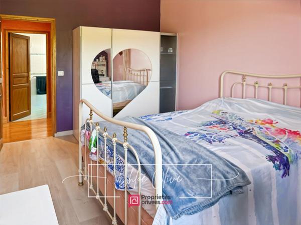 MAISON FAMILIALE 310 m² , PISCINE- VUE DÉGAGÉE , CRÉCY-LA-CHAPELLE