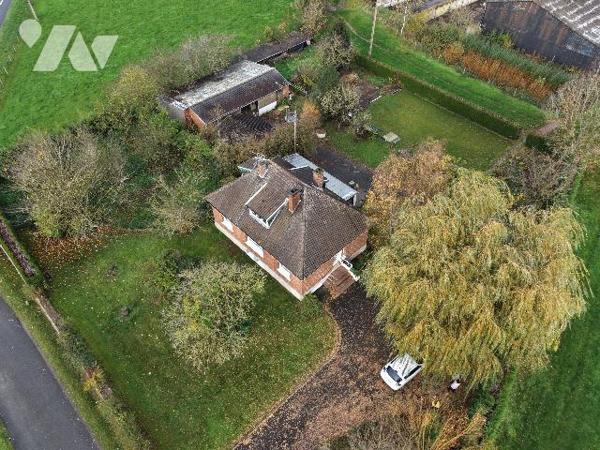 Maison individuelle d'environ 101m² habitables bâtie sur une parcelle de 2409m²