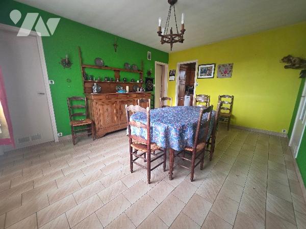 Maison individuelle d'environ 101m² habitables bâtie sur une parcelle de 2409m²