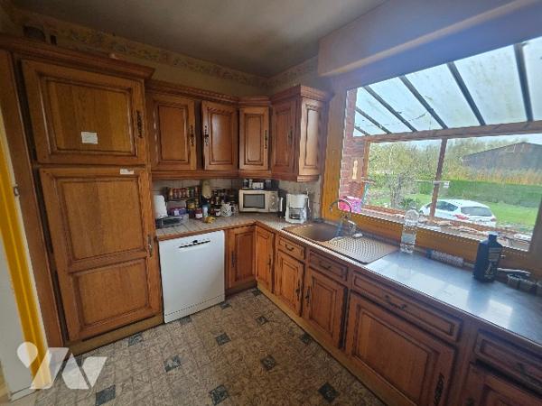 Maison individuelle d'environ 101m² habitables bâtie sur une parcelle de 2409m²