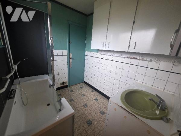 Maison individuelle d'environ 101m² habitables bâtie sur une parcelle de 2409m²