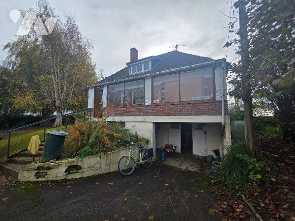 Maison individuelle d'environ 101m² habitables bâtie sur une parcelle de 2409m²