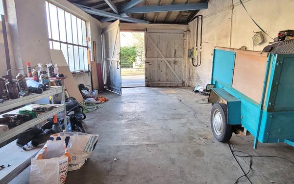 Stationnement à louer    80 m2 Le Creusot