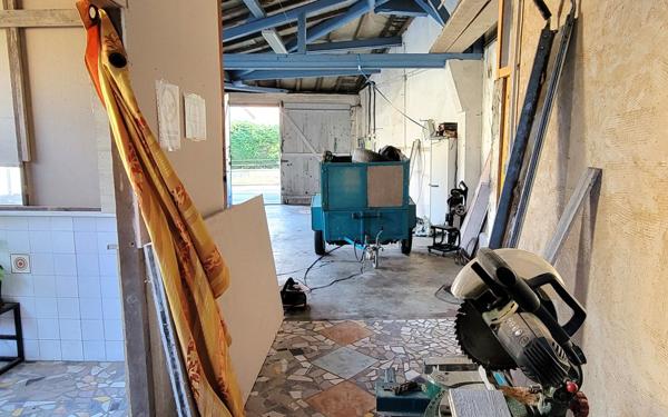 Stationnement à louer    80 m2 Le Creusot