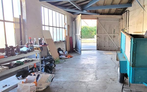 Stationnement à louer    80 m2 Le Creusot