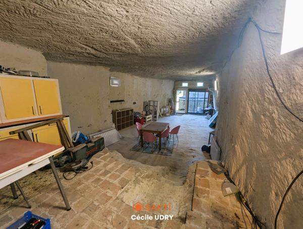 Maison troglodyte atypique à 300 mètres de la Loire