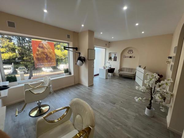 Beau local commercial de 62m2 au CANNET ( secteur Rocheville )