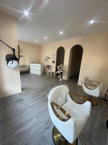 Beau local commercial de 62m2 au CANNET ( secteur Rocheville )