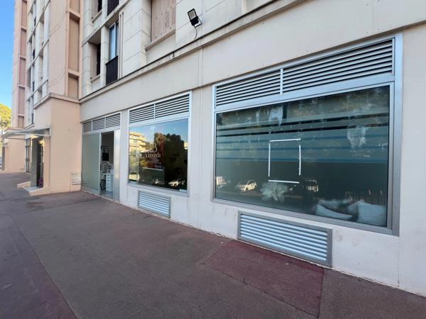 Beau local commercial de 62m2 au CANNET ( secteur Rocheville )