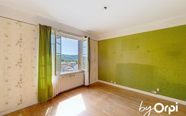 Maison à vendre    5 pièces • 135 m2 Saint-Éloy-les-Mines