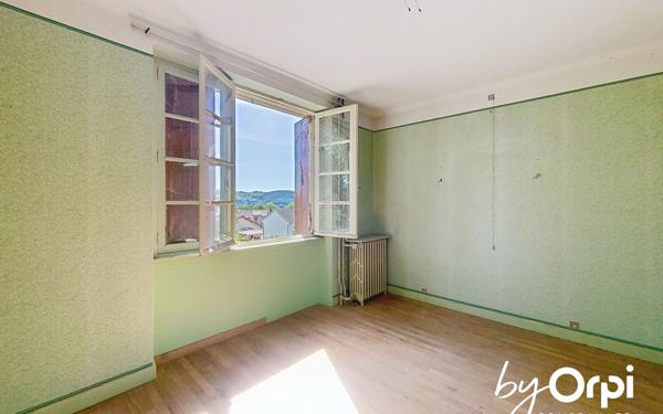 Maison à vendre    5 pièces • 135 m2 Saint-Éloy-les-Mines