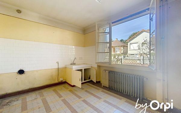 Maison à vendre    5 pièces • 135 m2 Saint-Éloy-les-Mines