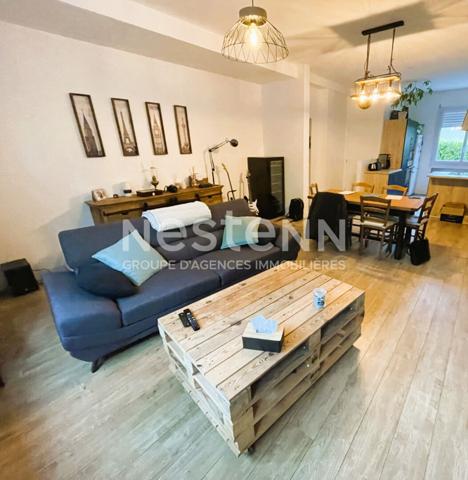 A vendre Angers,les hauts de la doutre, appartement type 3, rez-de-chaussée surélevé, cuisine ouverte aménagée équipée, 2 chambres, aucun travaux à prévoir, petite copropriété.