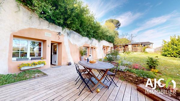 Saint-Étienne-de-Chigny (37230) Belle maison troglodyte
