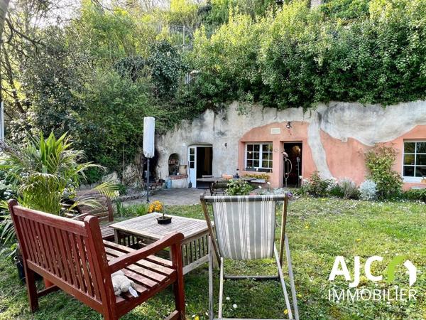 Saint-Étienne-de-Chigny (37230) Belle maison troglodyte