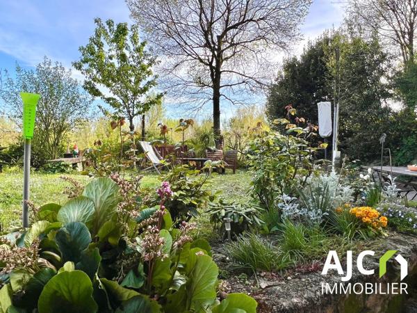 Saint-Étienne-de-Chigny (37230) Belle maison troglodyte