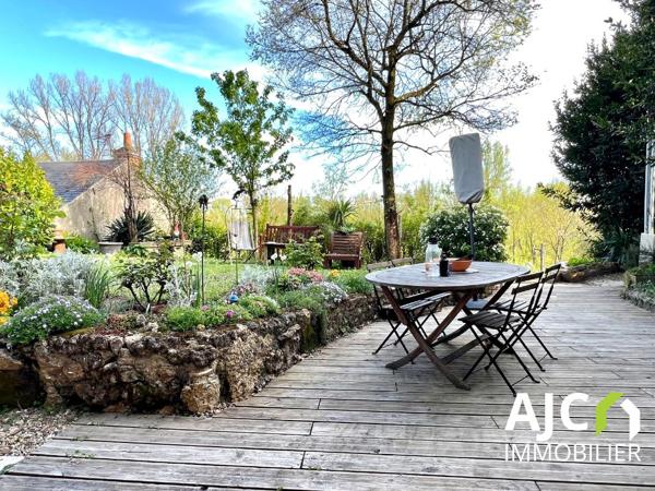 Saint-Étienne-de-Chigny (37230) Belle maison troglodyte