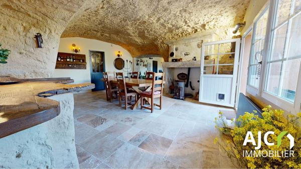 Saint-Étienne-de-Chigny (37230) Belle maison troglodyte