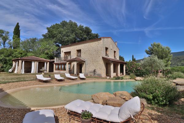 Maison de charme 4 chambres Grand Terrain Piscine Calme Plein Sud