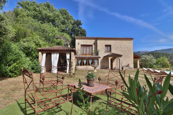 Maison de charme 4 chambres Grand Terrain Piscine Calme Plein Sud