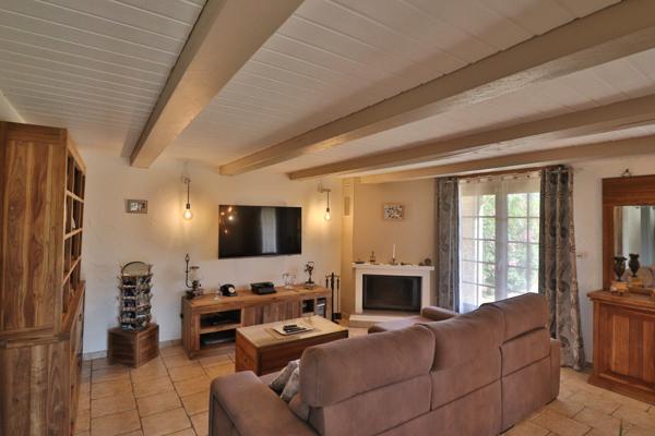 Maison de charme 4 chambres Grand Terrain Piscine Calme Plein Sud