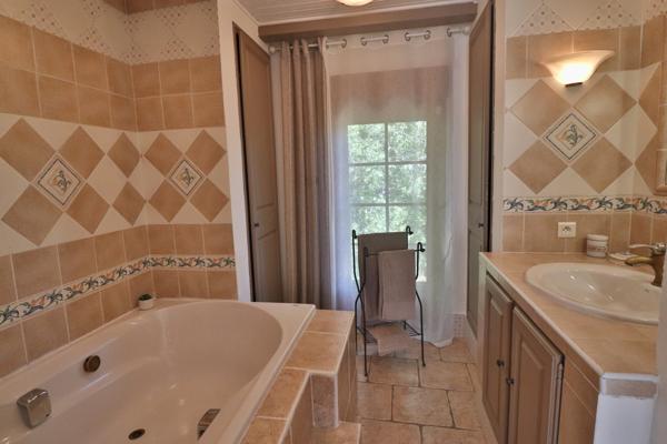 Maison de charme 4 chambres Grand Terrain Piscine Calme Plein Sud